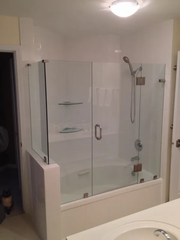 Type 212N3F frameless bathtub enclosure