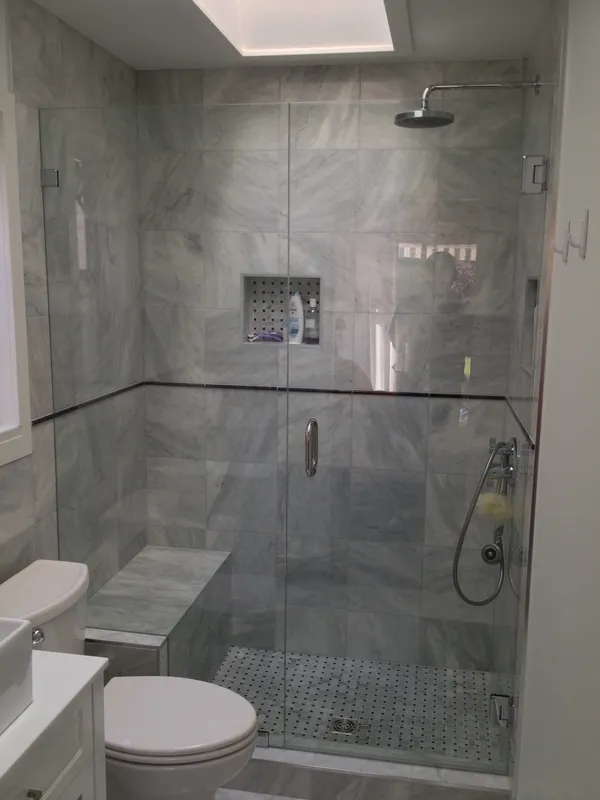 Type 12N frameless shower enclosure