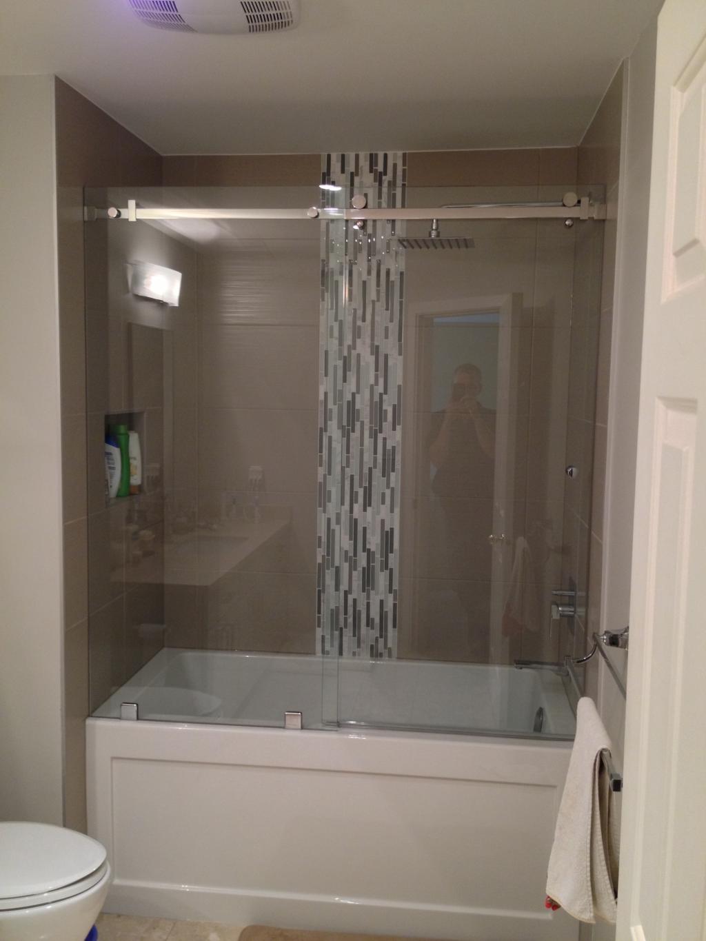 Serenity series bathtub enclosure