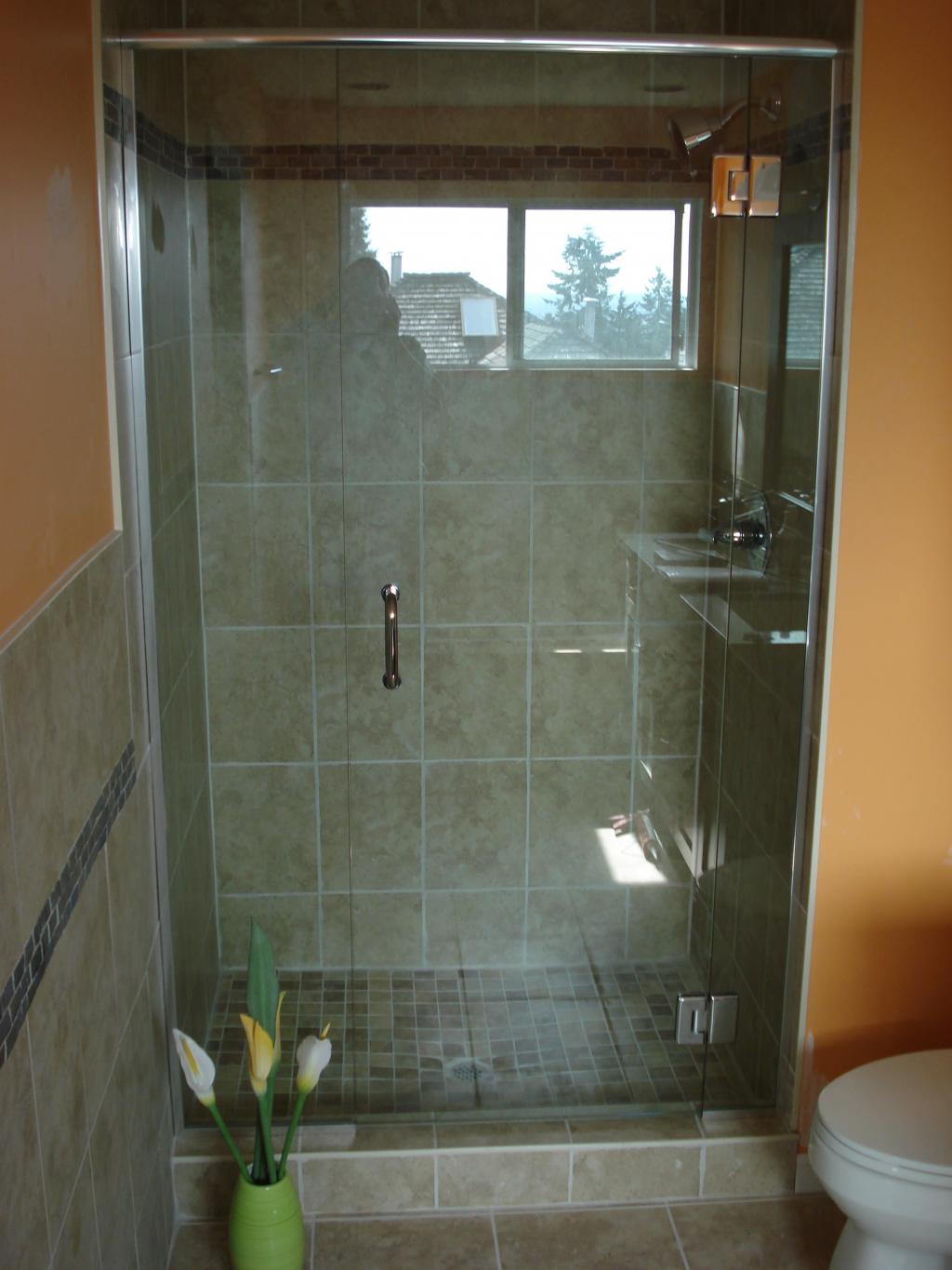Type 212H frameless shower enclosure
