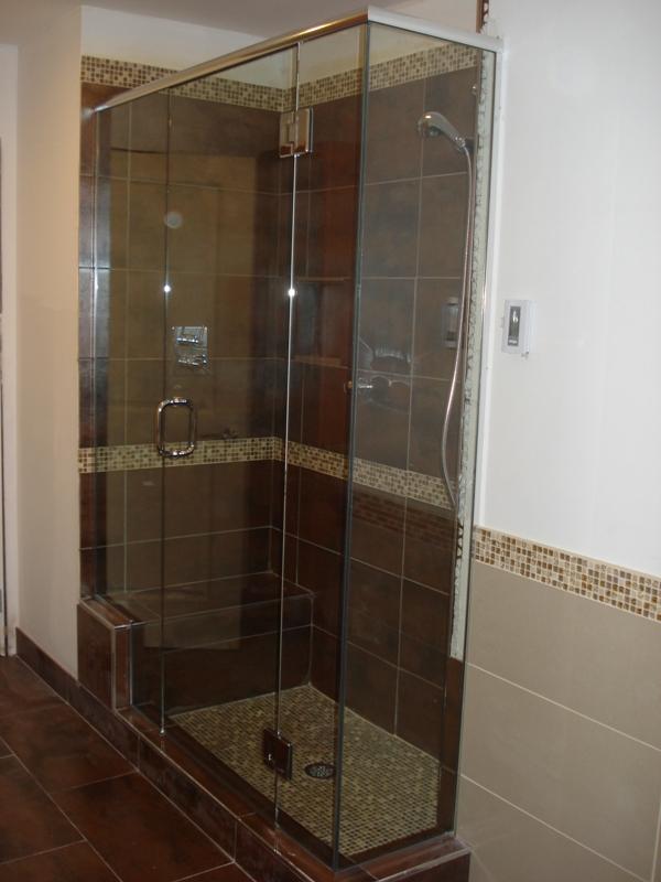 Type 212N3H frameless shower enclosure variant 1